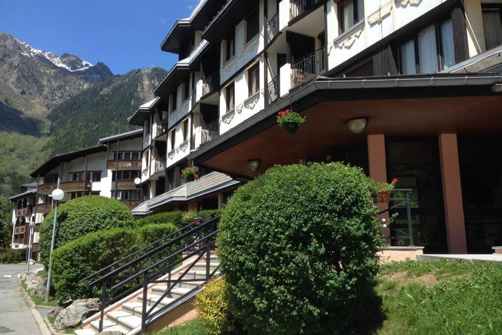 Au Coeur De Chamonix, Un Ecrin De Verdure Exterior foto