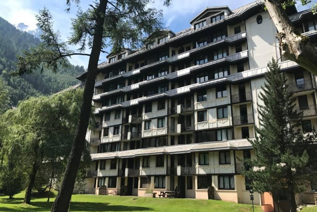 Au Coeur De Chamonix, Un Ecrin De Verdure Exterior foto